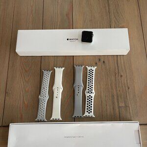 Apple Watch Series 3 - Cracked Screen but works perfectly plus 4 Bands
